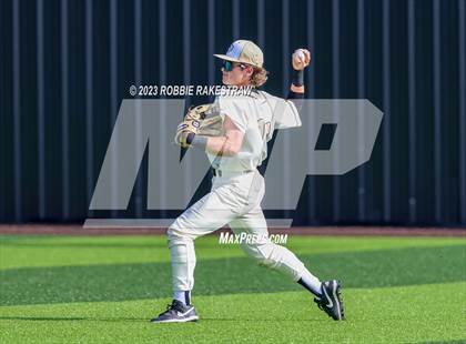 Thumbnail 3 in Kaufman vs. Ferris (UIL 4A Bi-District Playoff) photogallery.