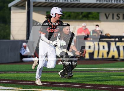 Thumbnail 2 in Kaufman vs. Ferris (UIL 4A Bi-District Playoff) photogallery.