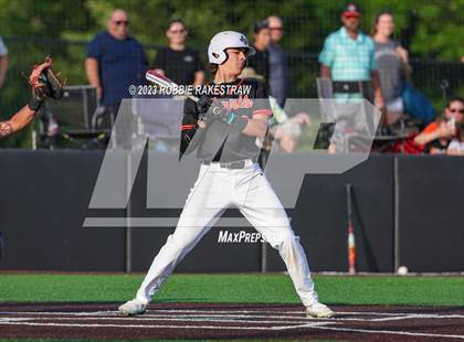 Thumbnail 1 in Kaufman vs. Ferris (UIL 4A Bi-District Playoff) photogallery.