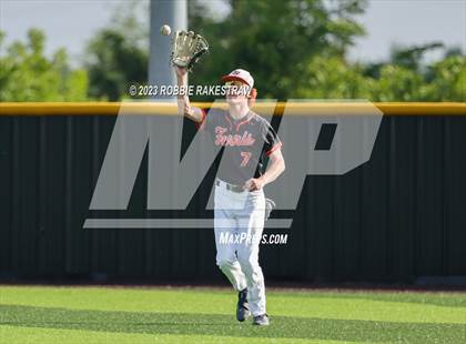 Thumbnail 2 in Kaufman vs. Ferris (UIL 4A Bi-District Playoff) photogallery.