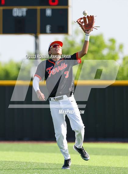Thumbnail 1 in Kaufman vs. Ferris (UIL 4A Bi-District Playoff) photogallery.