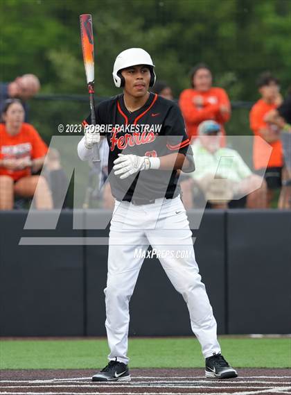 Thumbnail 1 in Kaufman vs. Ferris (UIL 4A Bi-District Playoff) photogallery.
