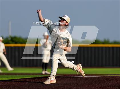 Thumbnail 2 in Kaufman vs. Ferris (UIL 4A Bi-District Playoff) photogallery.