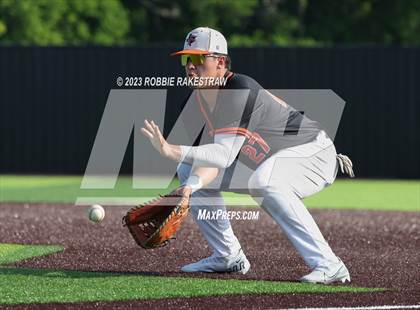 Thumbnail 2 in Kaufman vs. Ferris (UIL 4A Bi-District Playoff) photogallery.
