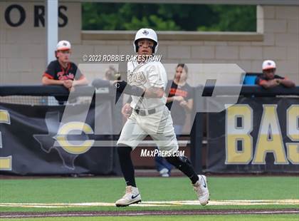 Thumbnail 1 in Kaufman vs. Ferris (UIL 4A Bi-District Playoff) photogallery.
