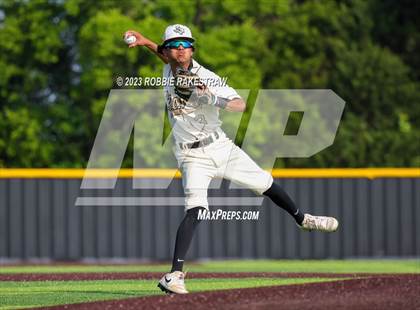Thumbnail 1 in Kaufman vs. Ferris (UIL 4A Bi-District Playoff) photogallery.