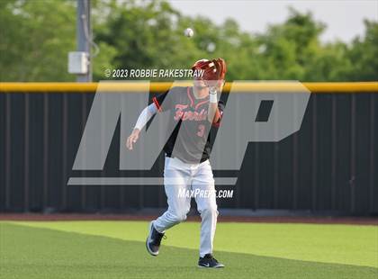 Thumbnail 2 in Kaufman vs. Ferris (UIL 4A Bi-District Playoff) photogallery.