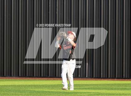 Thumbnail 2 in Kaufman vs. Ferris (UIL 4A Bi-District Playoff) photogallery.