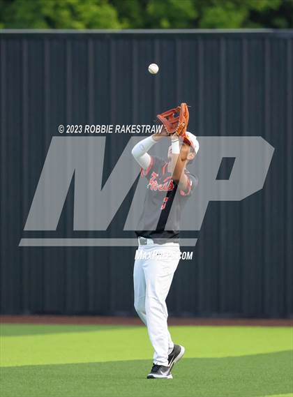 Thumbnail 2 in Kaufman vs. Ferris (UIL 4A Bi-District Playoff) photogallery.