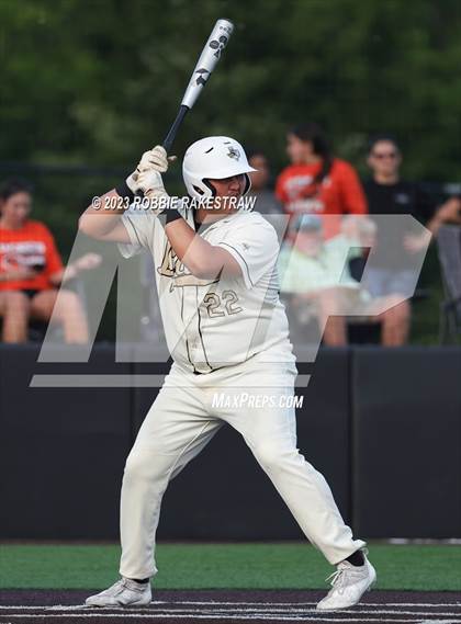 Thumbnail 2 in Kaufman vs. Ferris (UIL 4A Bi-District Playoff) photogallery.