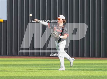 Thumbnail 1 in Kaufman vs. Ferris (UIL 4A Bi-District Playoff) photogallery.