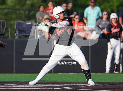 Thumbnail 2 in Kaufman vs. Ferris (UIL 4A Bi-District Playoff) photogallery.