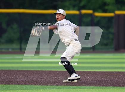 Thumbnail 2 in Kaufman vs. Ferris (UIL 4A Bi-District Playoff) photogallery.