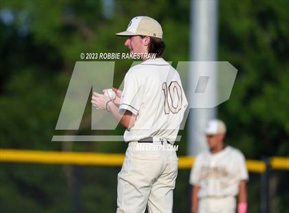 Thumbnail 1 in Kaufman vs. Ferris (UIL 4A Bi-District Playoff) photogallery.