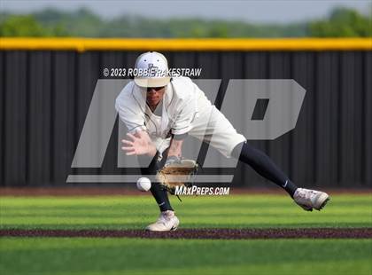 Thumbnail 2 in Kaufman vs. Ferris (UIL 4A Bi-District Playoff) photogallery.