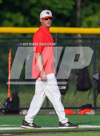 Thumbnail 2 in Kaufman vs. Ferris (UIL 4A Bi-District Playoff) photogallery.