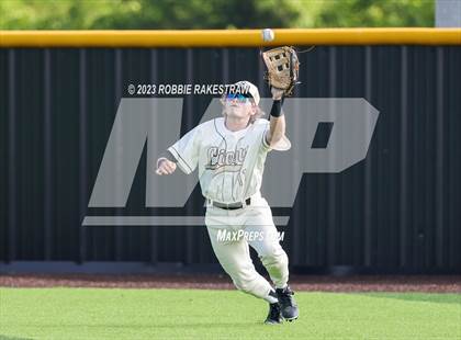 Thumbnail 2 in Kaufman vs. Ferris (UIL 4A Bi-District Playoff) photogallery.