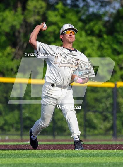 Thumbnail 1 in Kaufman vs. Ferris (UIL 4A Bi-District Playoff) photogallery.