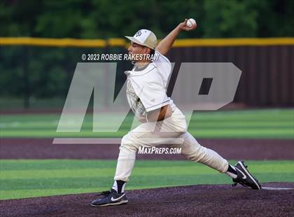 Thumbnail 1 in Kaufman vs. Ferris (UIL 4A Bi-District Playoff) photogallery.