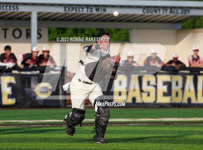 Thumbnail 1 in Kaufman vs. Ferris (UIL 4A Bi-District Playoff) photogallery.