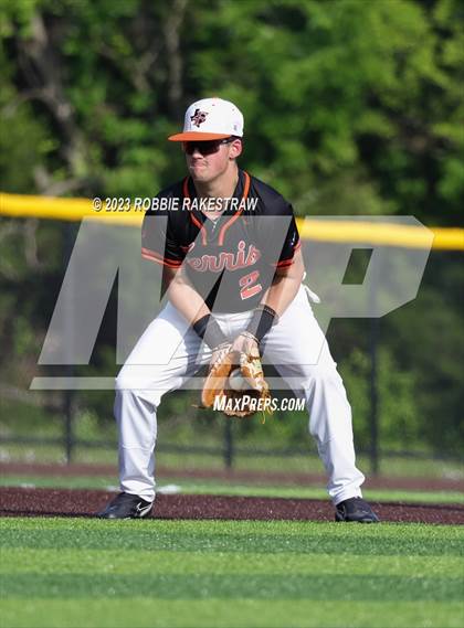 Thumbnail 2 in Kaufman vs. Ferris (UIL 4A Bi-District Playoff) photogallery.