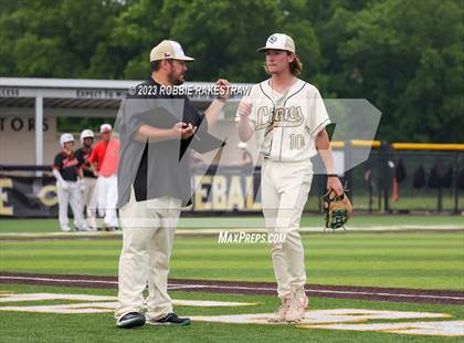 Thumbnail 3 in Kaufman vs. Ferris (UIL 4A Bi-District Playoff) photogallery.