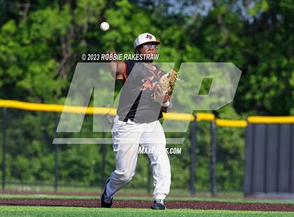 Thumbnail 2 in Kaufman vs. Ferris (UIL 4A Bi-District Playoff) photogallery.