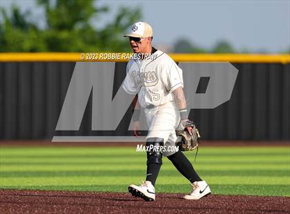 Thumbnail 1 in Kaufman vs. Ferris (UIL 4A Bi-District Playoff) photogallery.