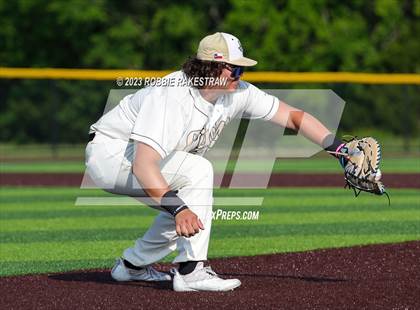 Thumbnail 1 in Kaufman vs. Ferris (UIL 4A Bi-District Playoff) photogallery.