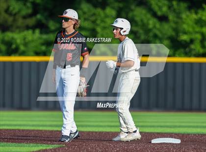 Thumbnail 1 in Kaufman vs. Ferris (UIL 4A Bi-District Playoff) photogallery.