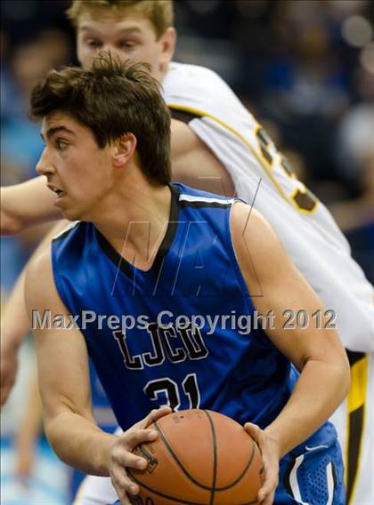 Thumbnail 1 in La Jolla Country Day vs Parker (CIF SDS D4 Final) photogallery.