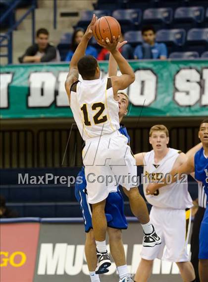 Thumbnail 3 in La Jolla Country Day vs Parker (CIF SDS D4 Final) photogallery.