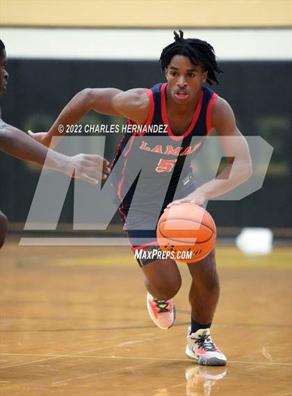 Thumbnail 3 in Lamar vs. Klein (Conroe Christmas Classic) photogallery.