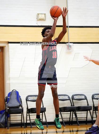 Thumbnail 2 in Lamar vs. Klein (Conroe Christmas Classic) photogallery.
