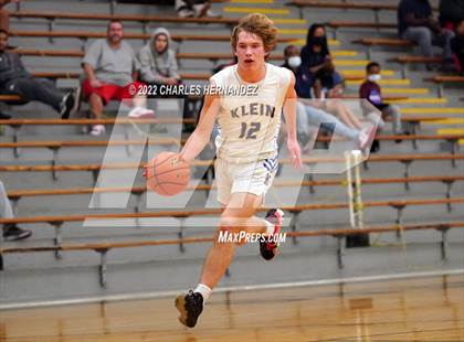 Thumbnail 2 in Lamar vs. Klein (Conroe Christmas Classic) photogallery.