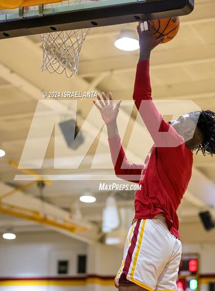 Thumbnail 1 in Seventy-First @ Douglas Byrd photogallery.