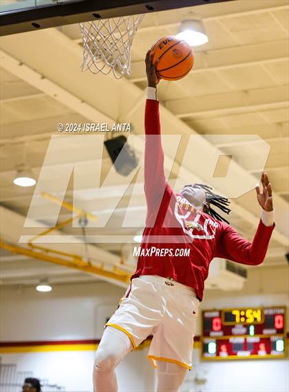 Thumbnail 2 in Seventy-First @ Douglas Byrd photogallery.