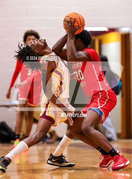Thumbnail 2 in Seventy-First @ Douglas Byrd photogallery.