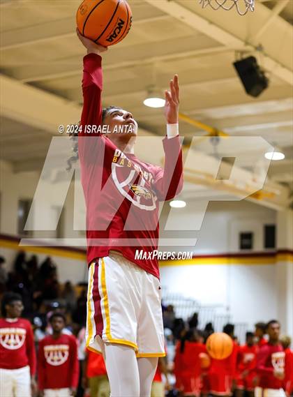 Thumbnail 3 in Seventy-First @ Douglas Byrd photogallery.