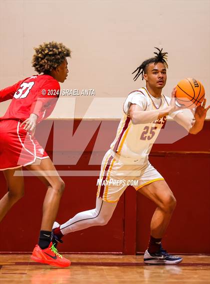 Thumbnail 1 in Seventy-First @ Douglas Byrd photogallery.