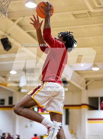 Thumbnail 2 in Seventy-First @ Douglas Byrd photogallery.