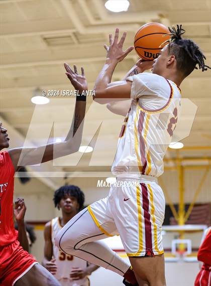 Thumbnail 1 in Seventy-First @ Douglas Byrd photogallery.