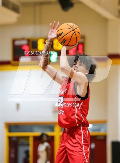 Thumbnail 2 in Seventy-First @ Douglas Byrd photogallery.