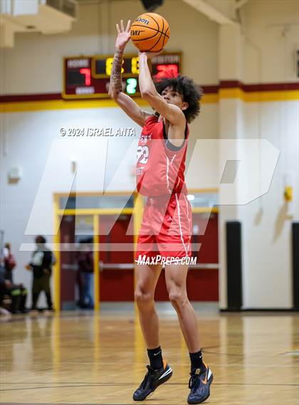 Thumbnail 3 in Seventy-First @ Douglas Byrd photogallery.