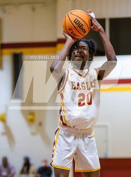 Thumbnail 3 in Seventy-First @ Douglas Byrd photogallery.