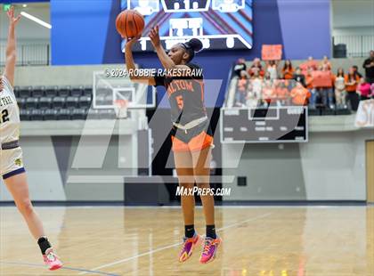 Thumbnail 3 in Highland Park vs. Haltom (UIL 6A Bi-District Playoff) photogallery.