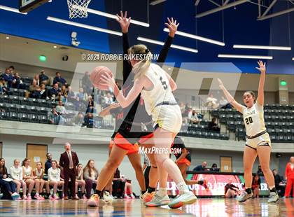 Thumbnail 3 in Highland Park vs. Haltom (UIL 6A Bi-District Playoff) photogallery.