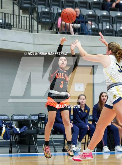 Thumbnail 1 in Highland Park vs. Haltom (UIL 6A Bi-District Playoff) photogallery.