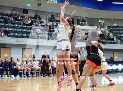Thumbnail 1 in Highland Park vs. Haltom (UIL 6A Bi-District Playoff) photogallery.