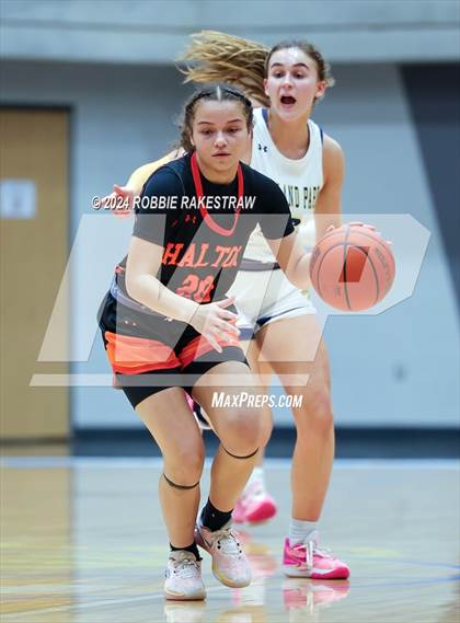 Thumbnail 3 in Highland Park vs. Haltom (UIL 6A Bi-District Playoff) photogallery.